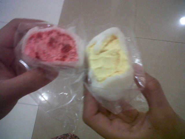 From Left: Red Velvet Flavour (That's mine! :D), Mango Flavour (My sister's mochi)~